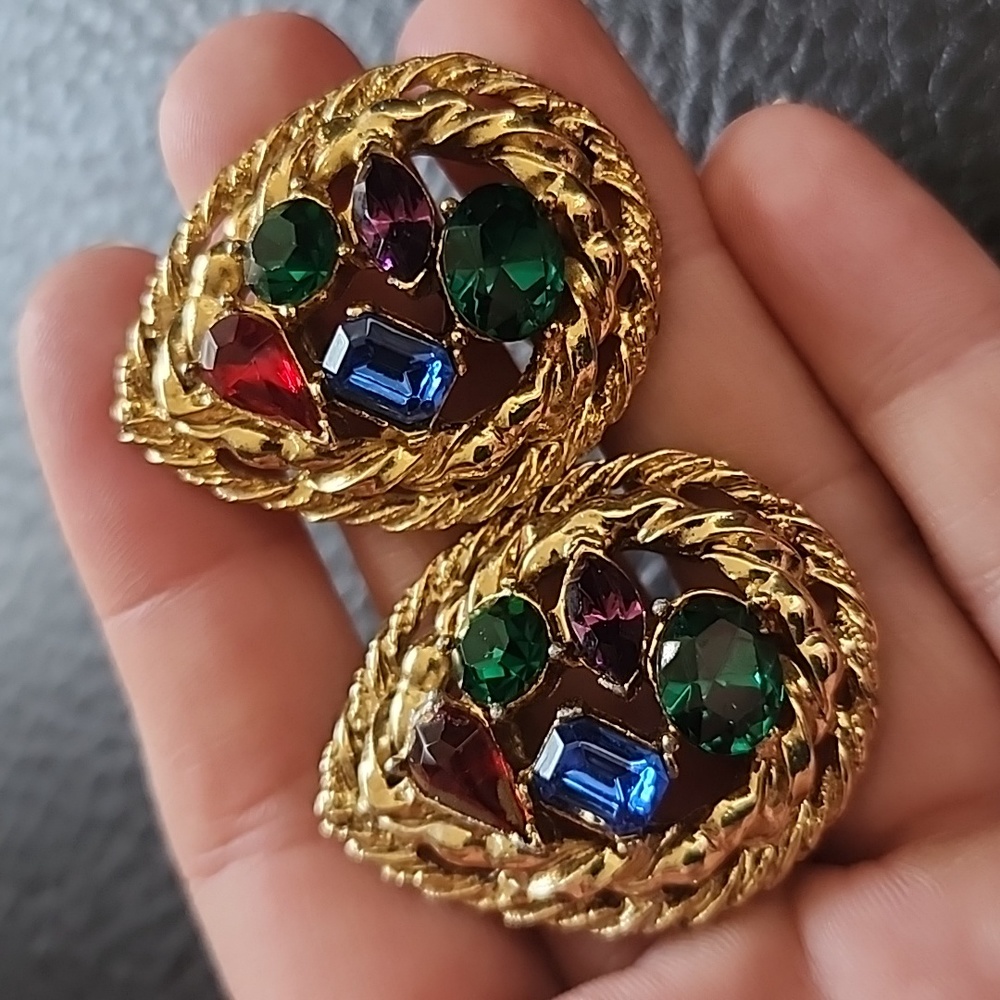 VTG M.JENT clip on earrings